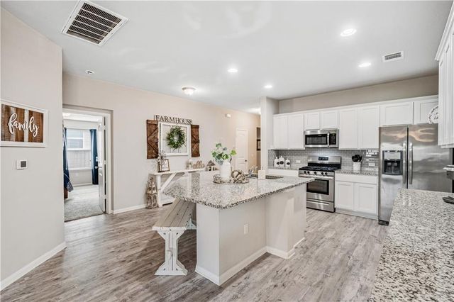 409 Lewisville LN, Leander, TX 78641