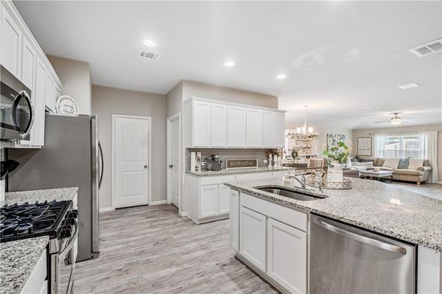 409 Lewisville LN, Leander, TX 78641