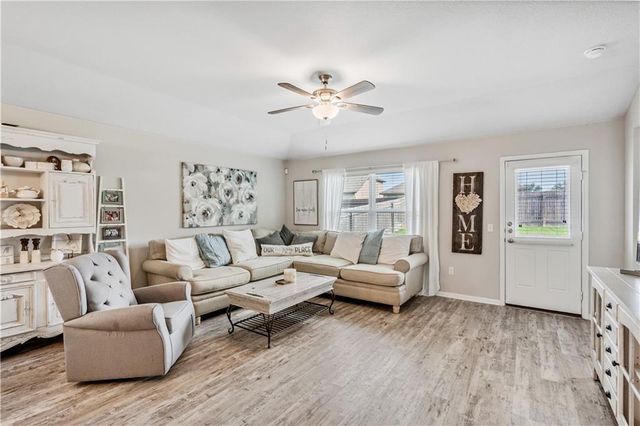 409 Lewisville LN, Leander, TX 78641