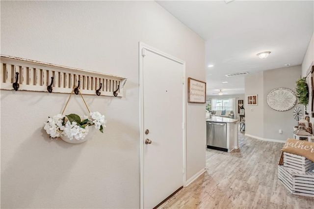 409 Lewisville LN, Leander, TX 78641