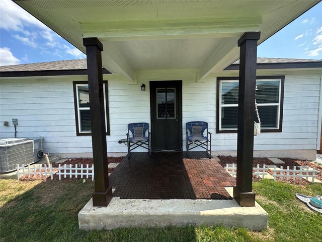 409 Lewisville LN, Leander, TX 78641