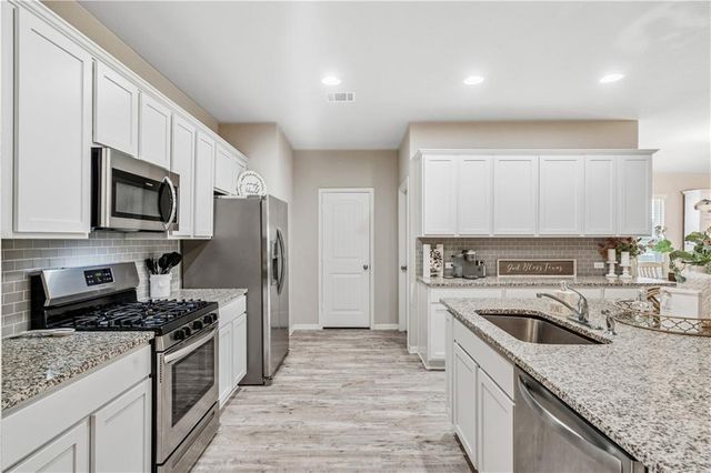 409 Lewisville LN, Leander, TX 78641