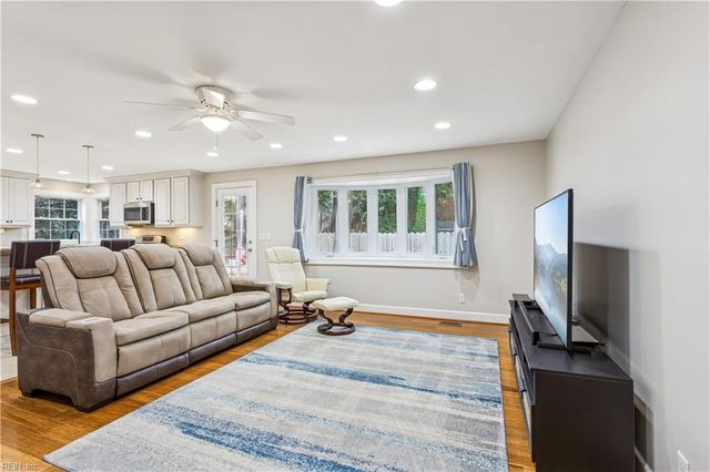 2417 Sterling Point DR, Portsmouth, VA 23703