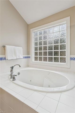 2417 Sterling Point DR, Portsmouth, VA 23703