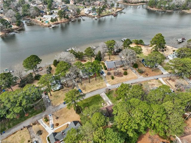 2417 Sterling Point DR, Portsmouth, VA 23703