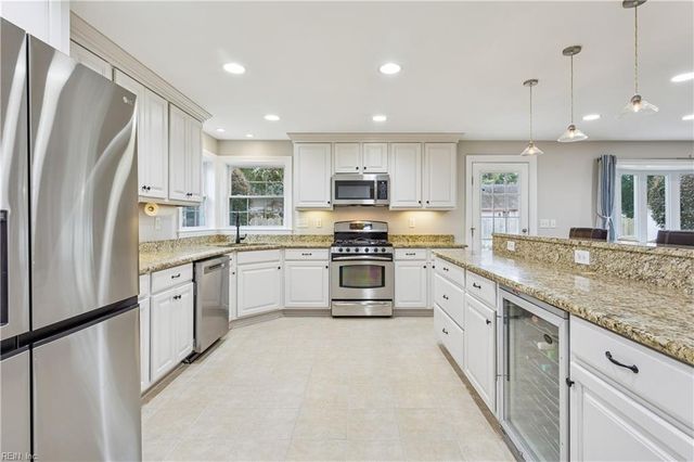 2417 Sterling Point DR, Portsmouth, VA 23703