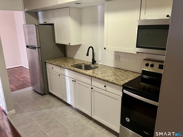 105 Horse Pond Road APT F, Salem, CT 06420