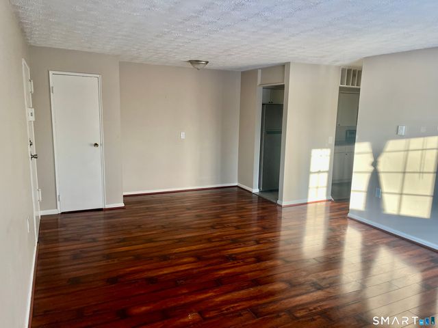 105 Horse Pond Road APT F, Salem, CT 06420