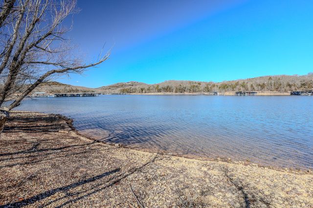 139 Cherokee Drive, Kimberling City, MO 65686