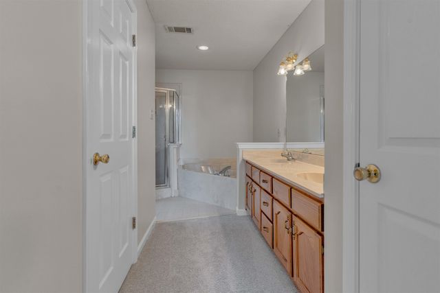 8701 CITRUS BEND DR, Memphis, TN 38018