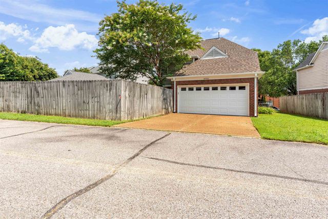 8701 CITRUS BEND DR, Memphis, TN 38018