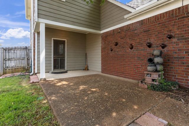 8701 CITRUS BEND DR, Memphis, TN 38018