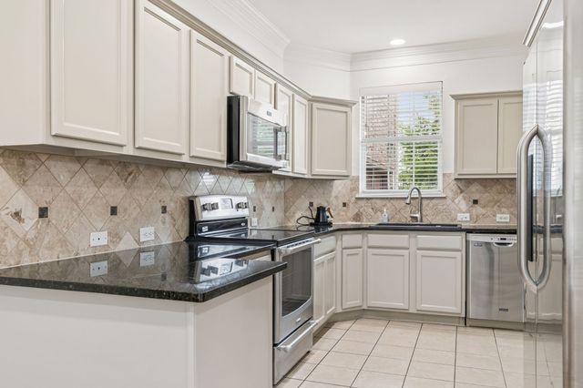 2117 Parkview, Carrollton, TX 75006