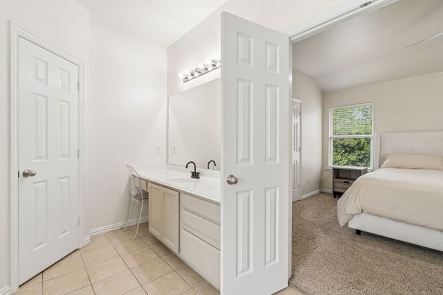 2117 Parkview, Carrollton, TX 75006