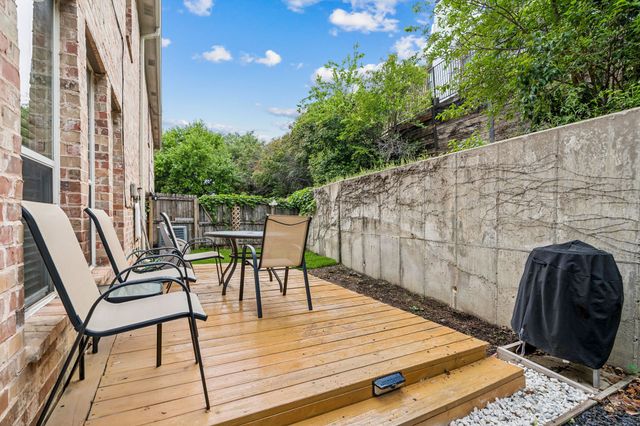 2117 Parkview, Carrollton, TX 75006