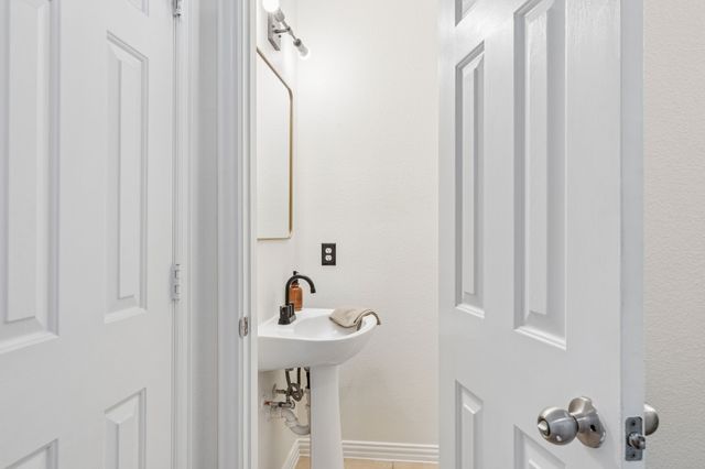 2117 Parkview, Carrollton, TX 75006