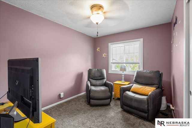 8261 Read Street, Omaha, NE 68122