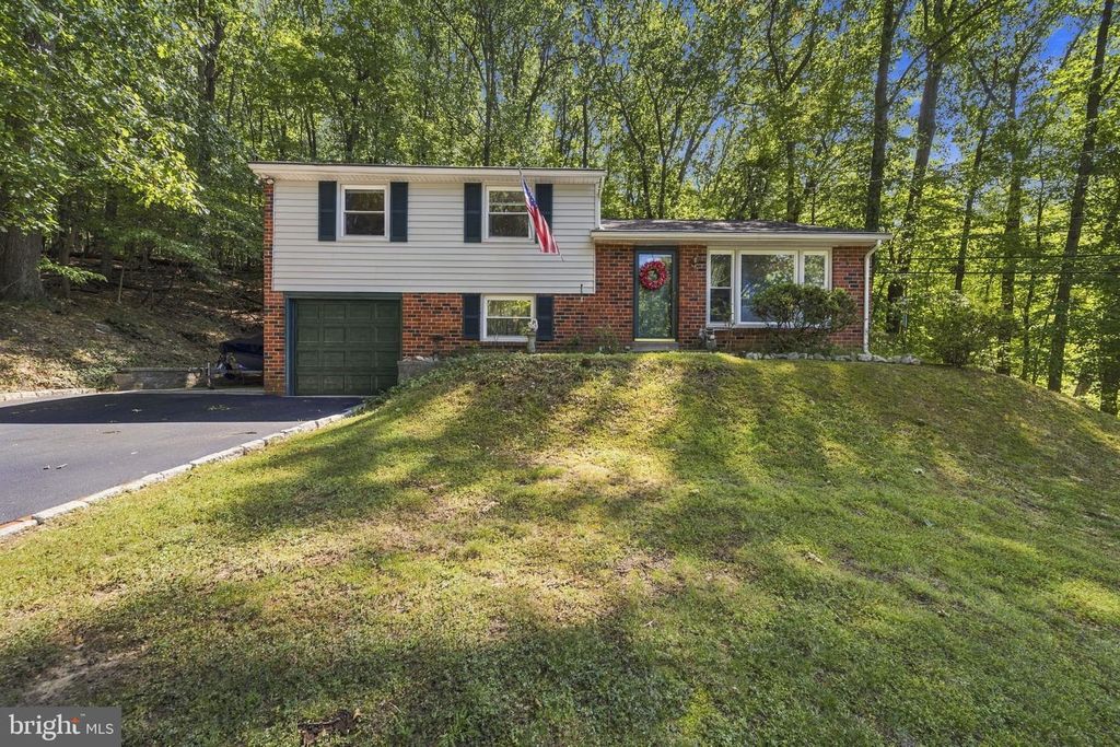 514 FOREST RD, WAYNE, PA 19087 — exterior