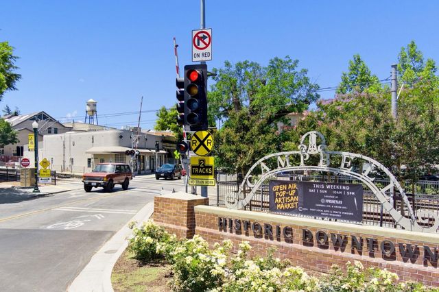 101 Sunnyside Court, Campbell, CA 95008