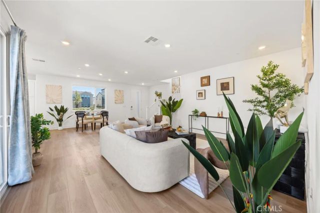 201 Longspur Dr, Irvine, CA 92618