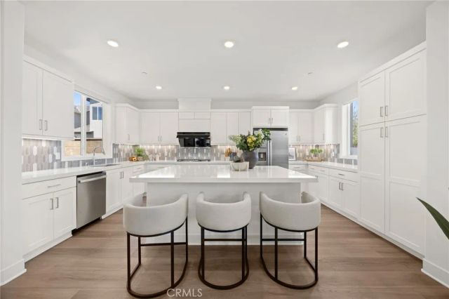 201 Longspur Dr, Irvine, CA 92618