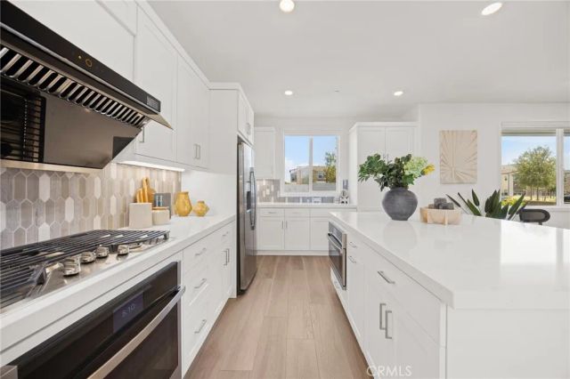 201 Longspur Dr, Irvine, CA 92618