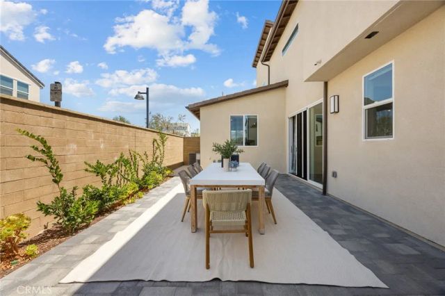 201 Longspur Dr, Irvine, CA 92618