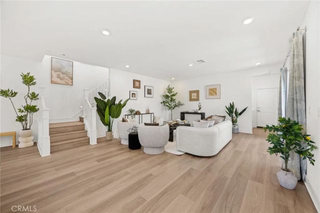 201 Longspur Dr, Irvine, CA 92618