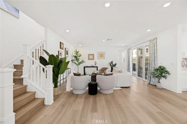 201 Longspur Dr, Irvine, CA 92618