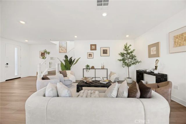 201 Longspur Dr, Irvine, CA 92618