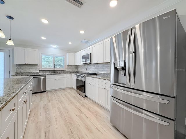 8270 30TH AVENUE N, St Petersburg, FL 33710