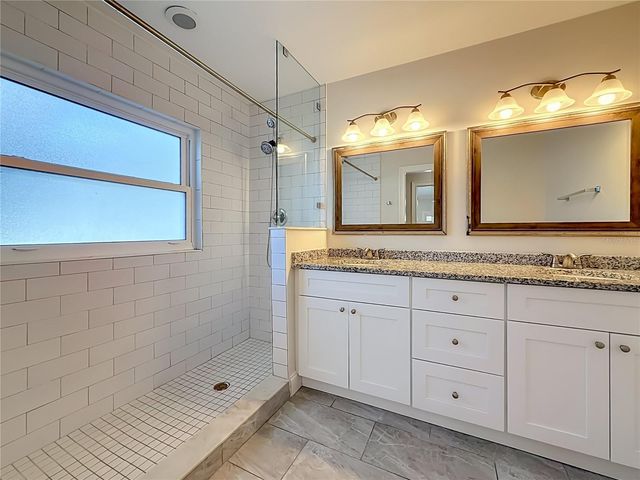 8270 30TH AVENUE N, St Petersburg, FL 33710