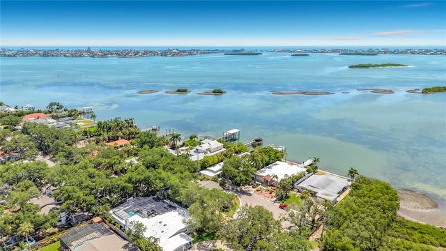 8270 30TH AVENUE N, St Petersburg, FL 33710
