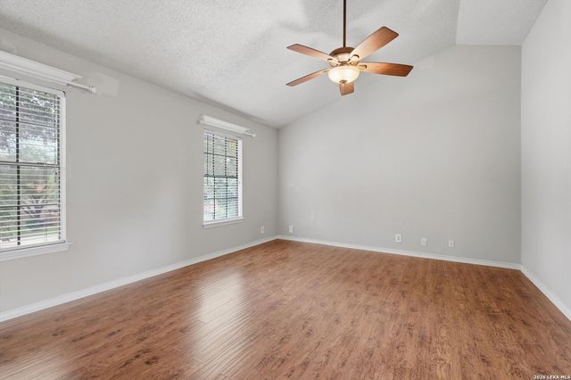6302 Scrub Jay, San Antonio, TX 78240