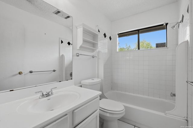 6302 Scrub Jay, San Antonio, TX 78240