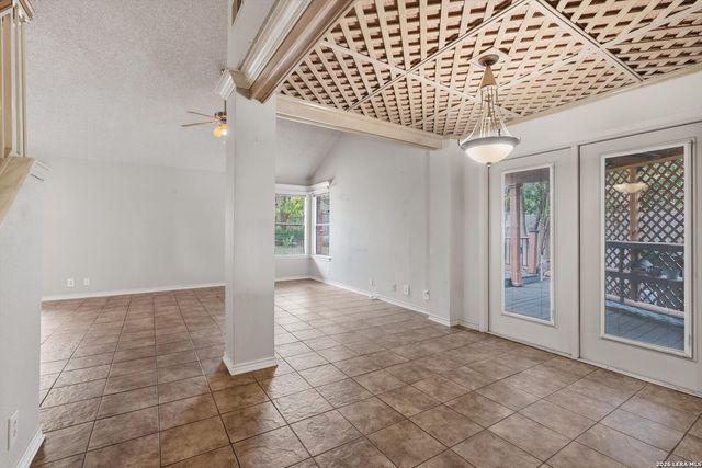 6302 Scrub Jay, San Antonio, TX 78240