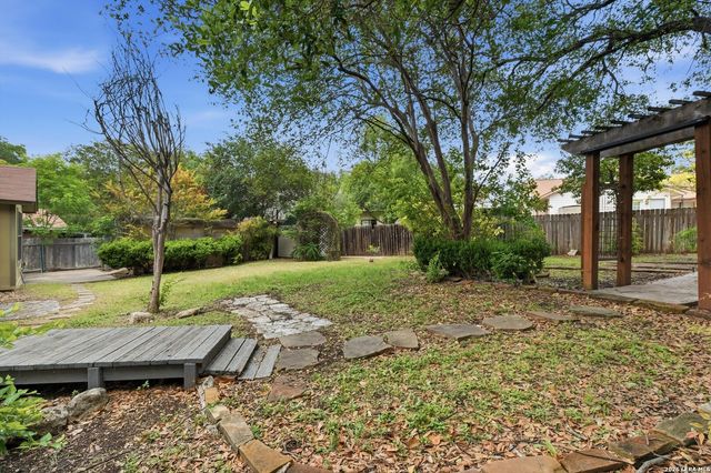 6302 Scrub Jay, San Antonio, TX 78240