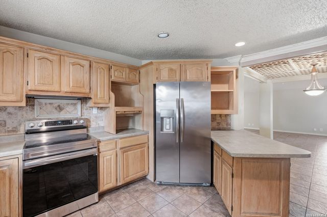 6302 Scrub Jay, San Antonio, TX 78240