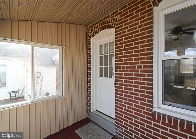 20 E HOWARD ST, Stowe, PA 19464