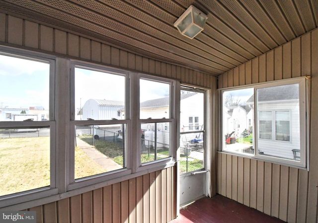 20 E HOWARD ST, Stowe, PA 19464