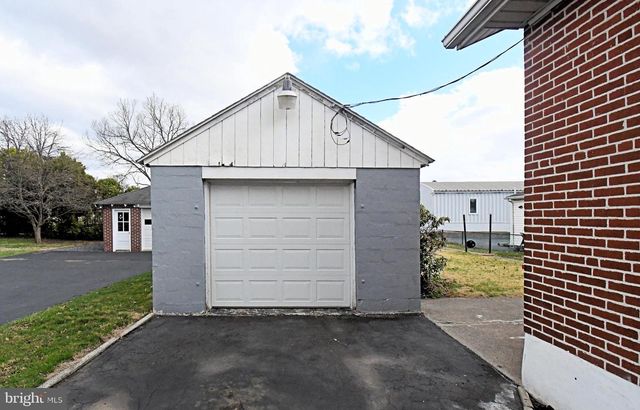 20 E HOWARD ST, Stowe, PA 19464