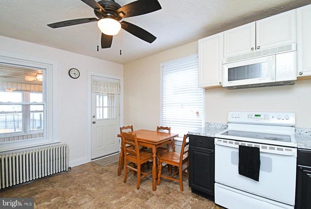 20 E HOWARD ST, Stowe, PA 19464