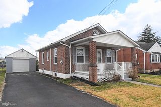 20 E HOWARD ST, Stowe, PA 19464