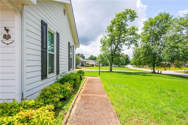 11058 Hunters Lane, Hampton, GA 30228