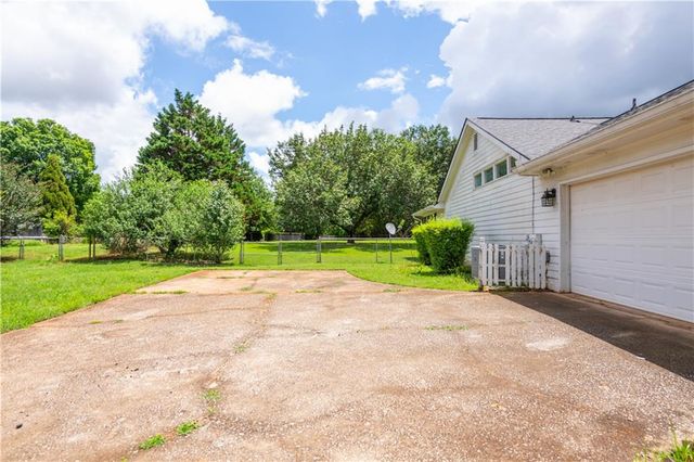 11058 Hunters Lane, Hampton, GA 30228