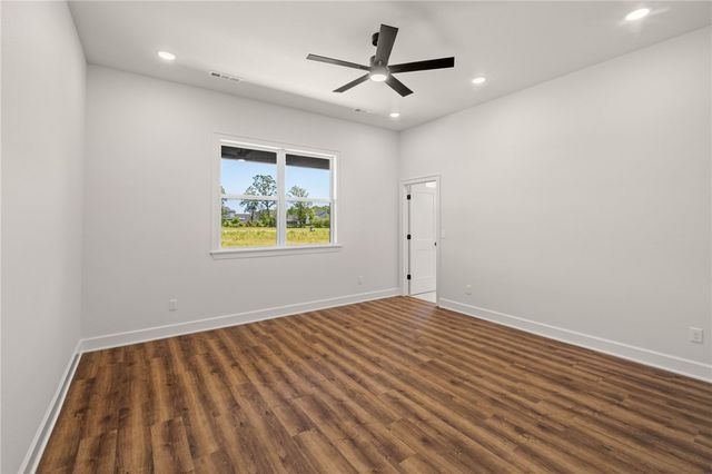 431 Silverview Avenue, Centerton, AR 72719