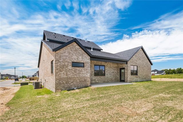 431 Silverview Avenue, Centerton, AR 72719
