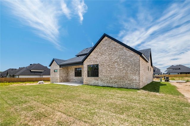 431 Silverview Avenue, Centerton, AR 72719