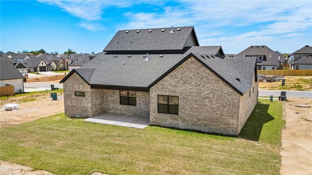 431 Silverview Avenue, Centerton, AR 72719