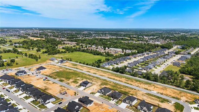 431 Silverview Avenue, Centerton, AR 72719